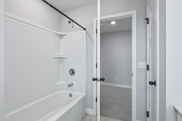 18301 Glacier Way, Lakeville, MN 55044