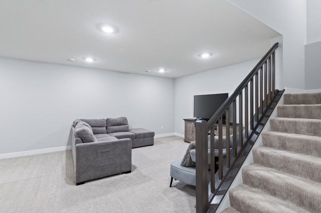 18301 Glacier Way, Lakeville, MN 55044