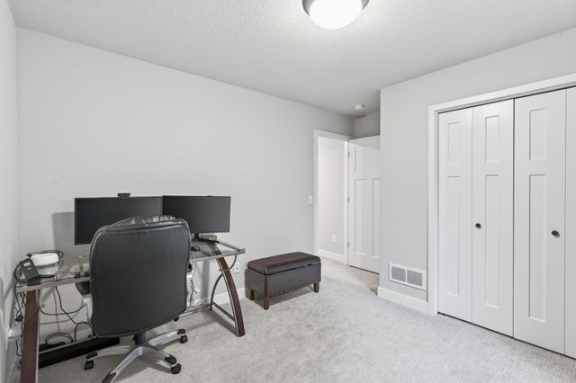 18301 Glacier Way, Lakeville, MN 55044