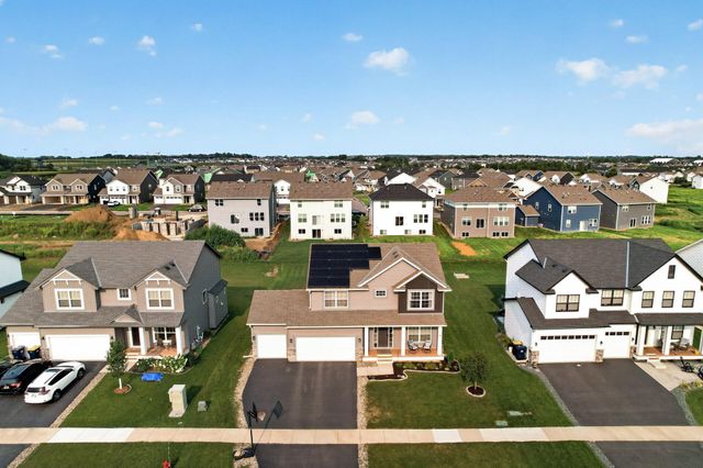 18301 Glacier Way, Lakeville, MN 55044