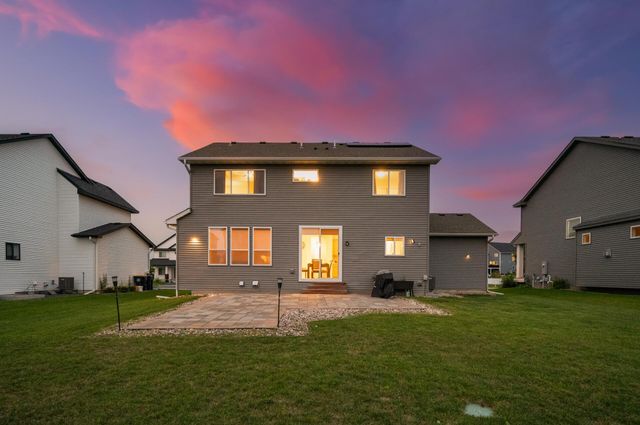 18301 Glacier Way, Lakeville, MN 55044