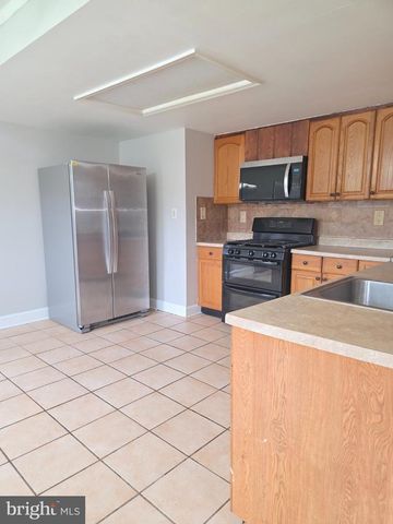 202 JASMINE LN, Newark, DE 19702