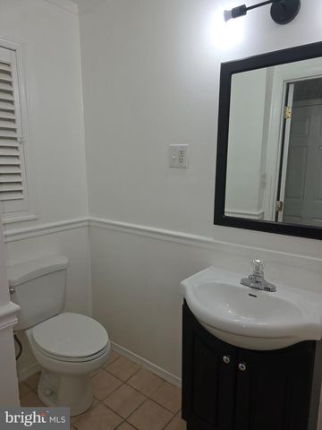 202 JASMINE LN, Newark, DE 19702