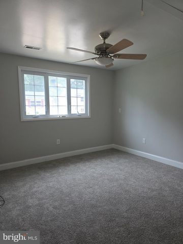 202 JASMINE LN, Newark, DE 19702