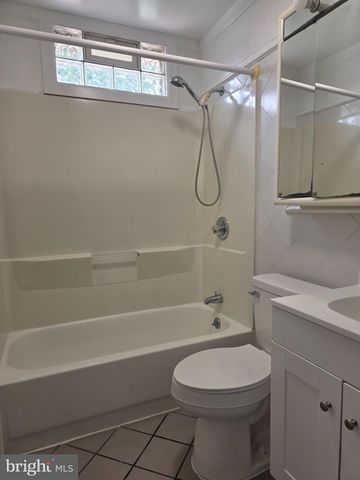 202 JASMINE LN, Newark, DE 19702