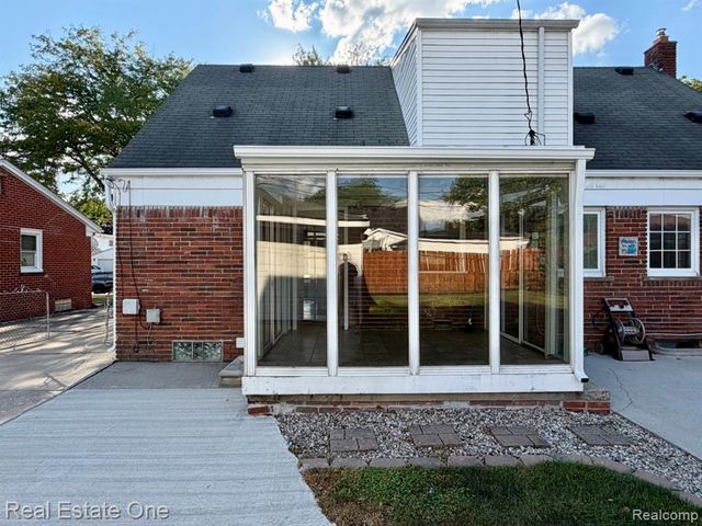 16343 Drake Street, Southgate, MI 48195