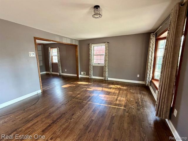 16343 Drake Street, Southgate, MI 48195