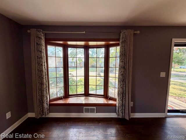 16343 Drake Street, Southgate, MI 48195