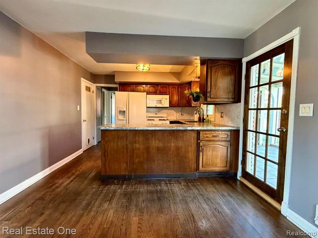 16343 Drake Street, Southgate, MI 48195