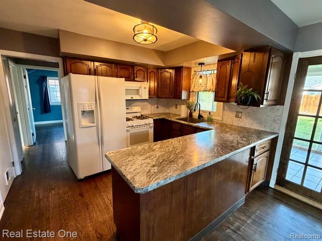 16343 Drake Street, Southgate, MI 48195
