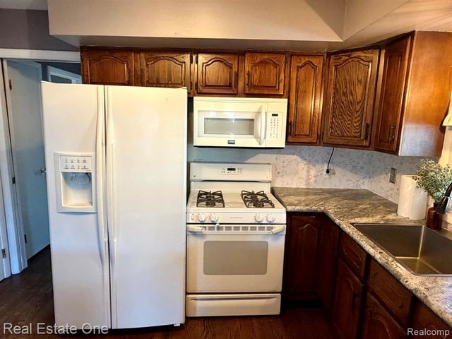 16343 Drake Street, Southgate, MI 48195