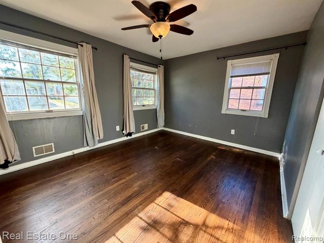16343 Drake Street, Southgate, MI 48195