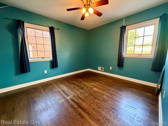 16343 Drake Street, Southgate, MI 48195