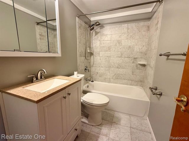 16343 Drake Street, Southgate, MI 48195