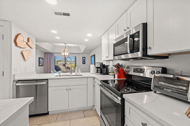 58 Inlet Point Dr., Pawleys Island, SC 29585