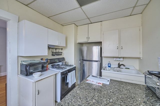 408-410 Crescent St, Waltham, MA 02453
