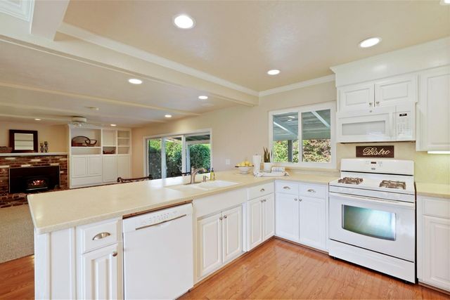 1180 Northwood Dr, Lodi, CA 95240