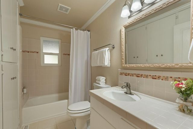 1180 Northwood Dr, Lodi, CA 95240