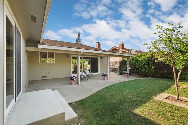 1180 Northwood Dr, Lodi, CA 95240