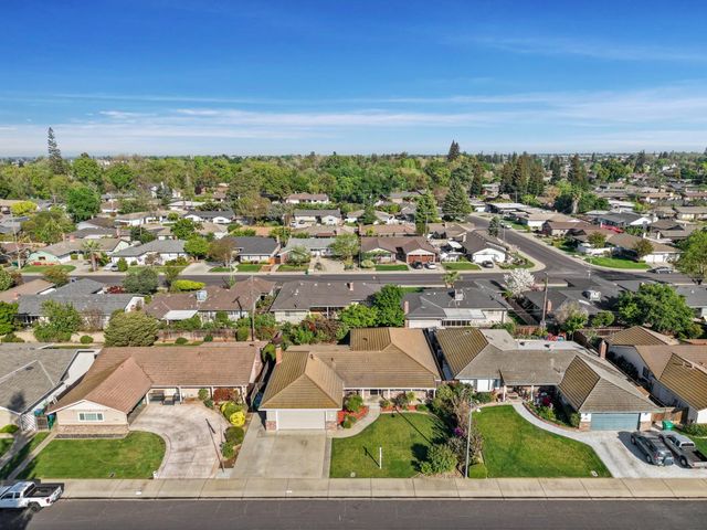 1180 Northwood Dr, Lodi, CA 95240