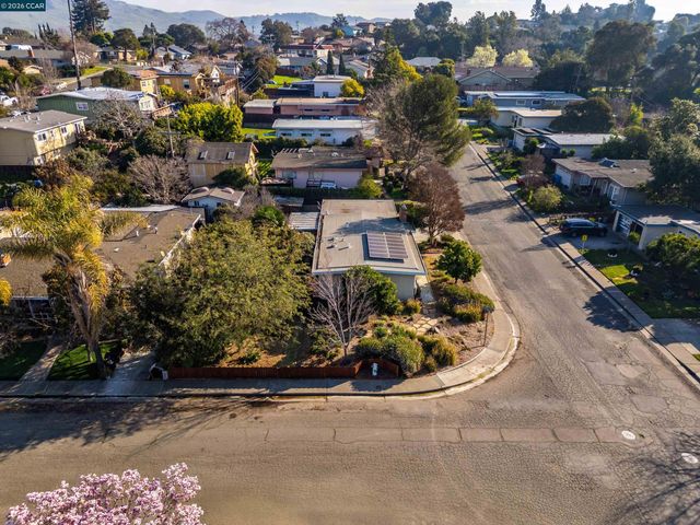 208 Los Gatos Ave, Vallejo, CA 94589