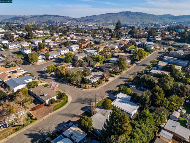 208 Los Gatos Ave, Vallejo, CA 94589