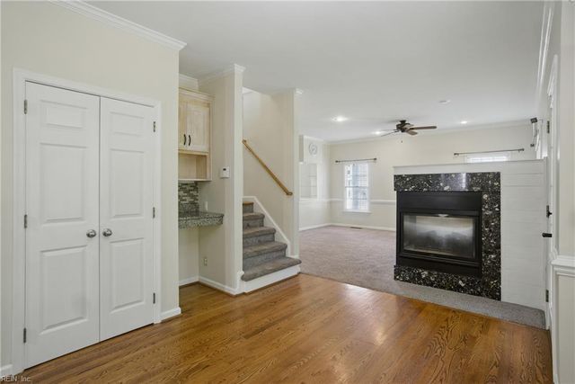 111 Sandalwood LN, Yorktown, VA 23693