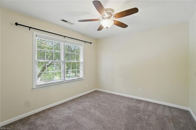 111 Sandalwood LN, Yorktown, VA 23693