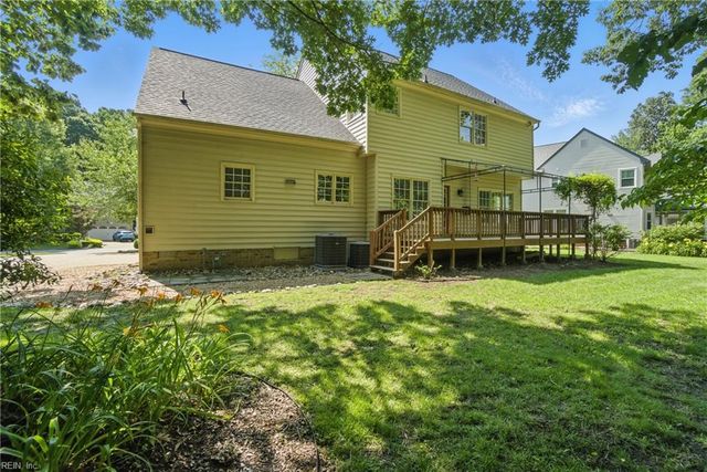 111 Sandalwood LN, Yorktown, VA 23693
