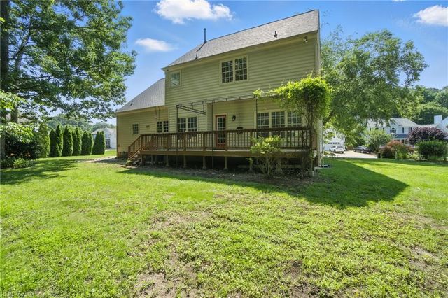 111 Sandalwood LN, Yorktown, VA 23693