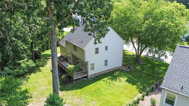 111 Sandalwood LN, Yorktown, VA 23693