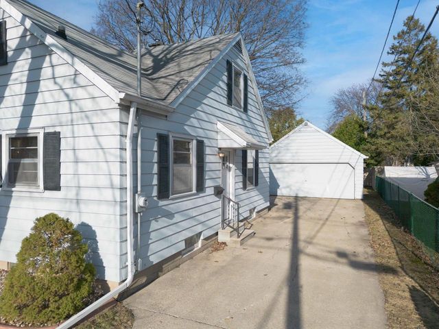 418 N OUTAGAMIE STREET, Appleton, WI 54914
