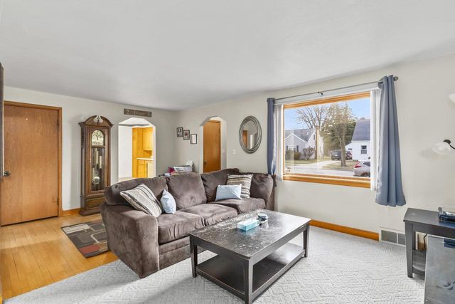 418 N OUTAGAMIE STREET, Appleton, WI 54914