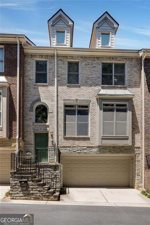 5561 Julian Place, Atlanta, GA 30342 — exterior