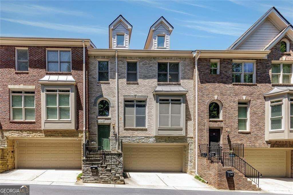 5561 Julian Place, Atlanta, GA 30342 — photo 2