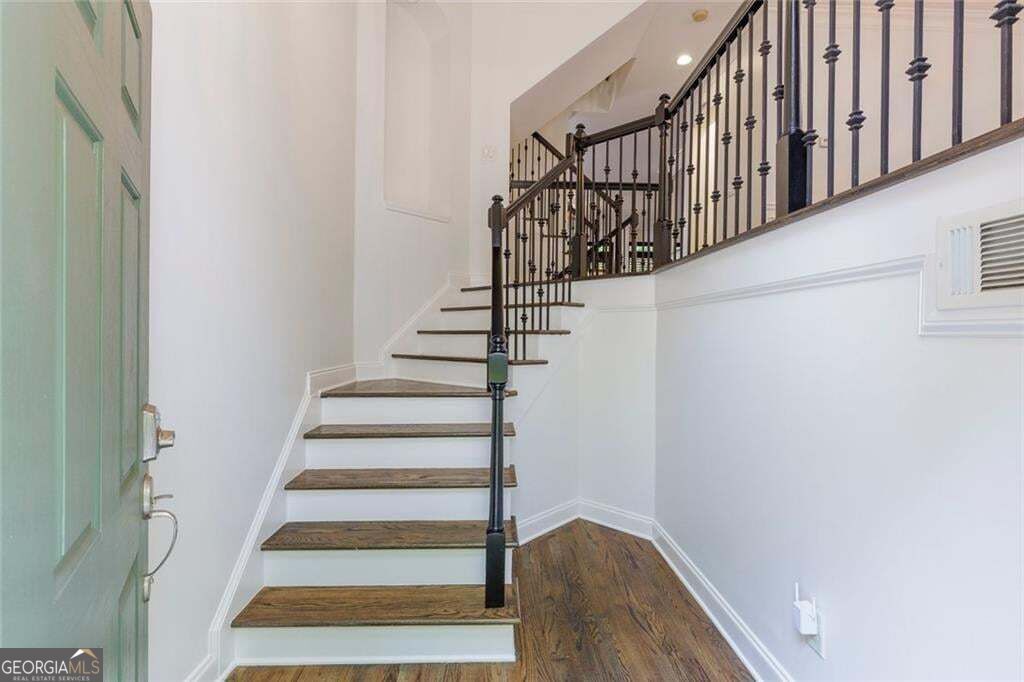 5561 Julian Place, Atlanta, GA 30342 — photo 4