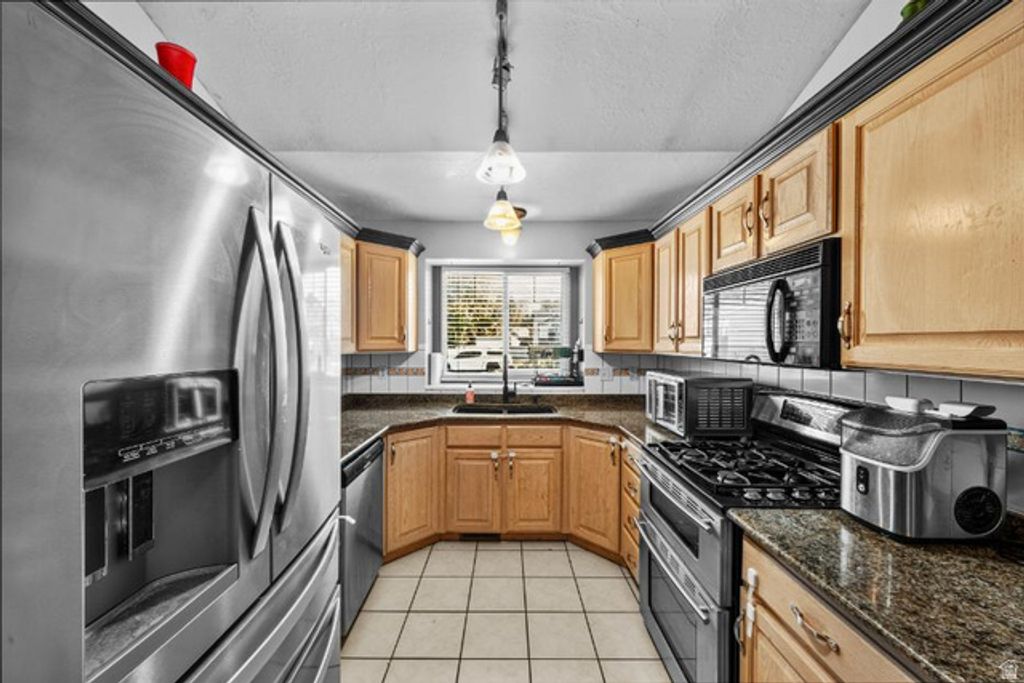 2391 W 2120 N, Clinton, UT 84015 — photo 5
