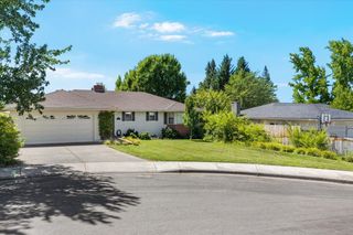 2844 Courtney Circle, Medford, OR 97504