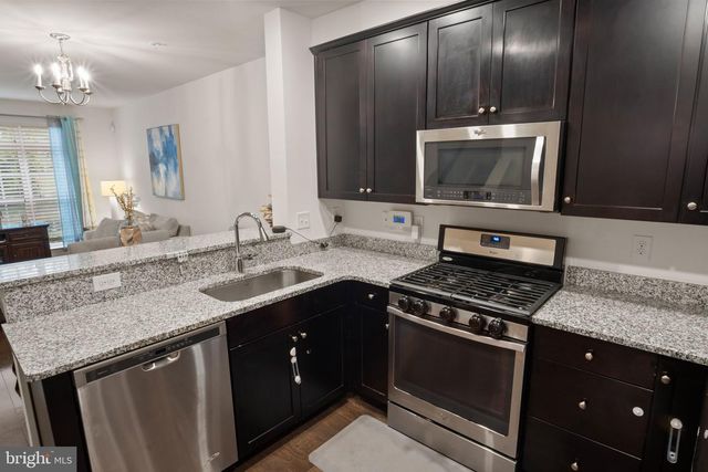 16894 PORTERS INN DR, Dumfries, VA 22026