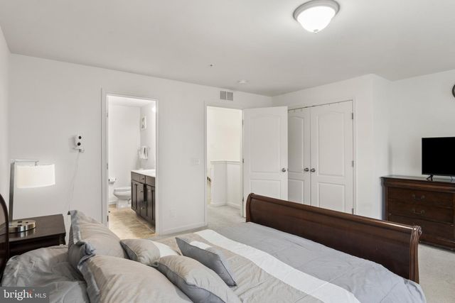 16894 PORTERS INN DR, Dumfries, VA 22026