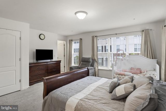 16894 PORTERS INN DR, Dumfries, VA 22026