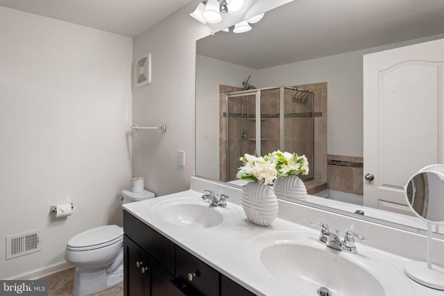 16894 PORTERS INN DR, Dumfries, VA 22026