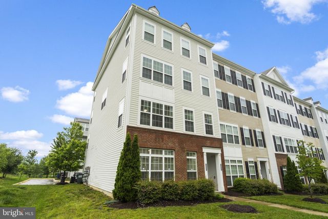 16894 PORTERS INN DR, Dumfries, VA 22026