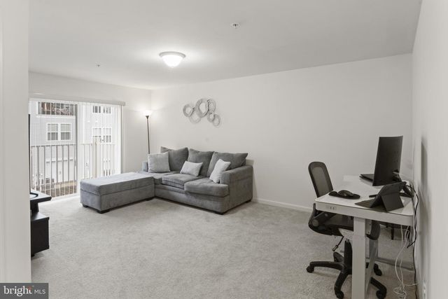 16894 PORTERS INN DR, Dumfries, VA 22026