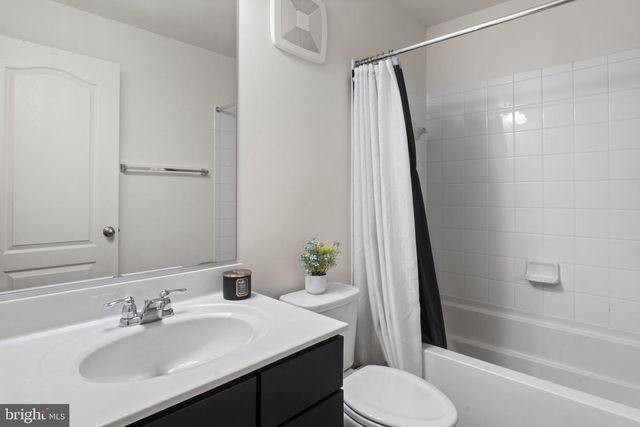 16894 PORTERS INN DR, Dumfries, VA 22026