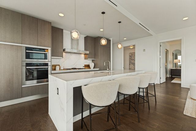 3130 N Harwood Street 1401, Dallas, TX 75201