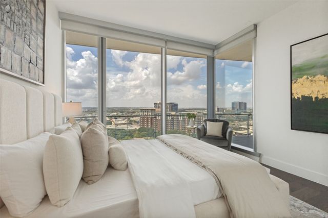 3130 N Harwood Street 1401, Dallas, TX 75201