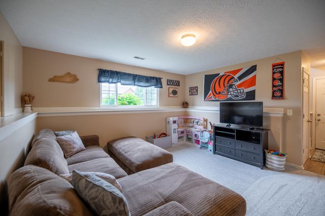 2025 Penny Lane, Hebron, KY 41048