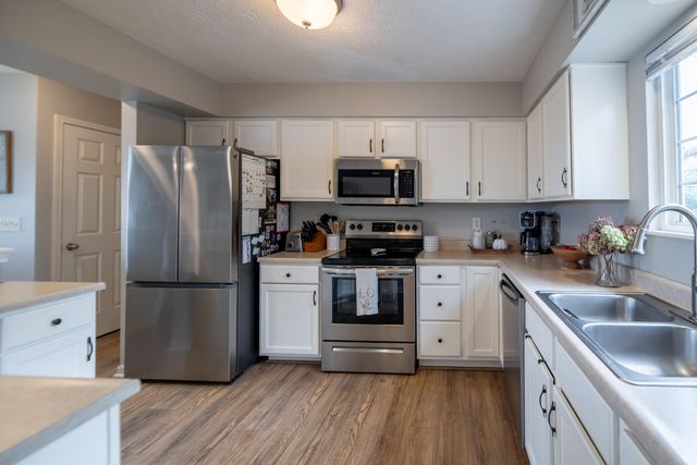 2025 Penny Lane, Hebron, KY 41048