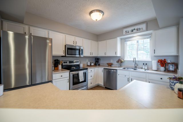 2025 Penny Lane, Hebron, KY 41048